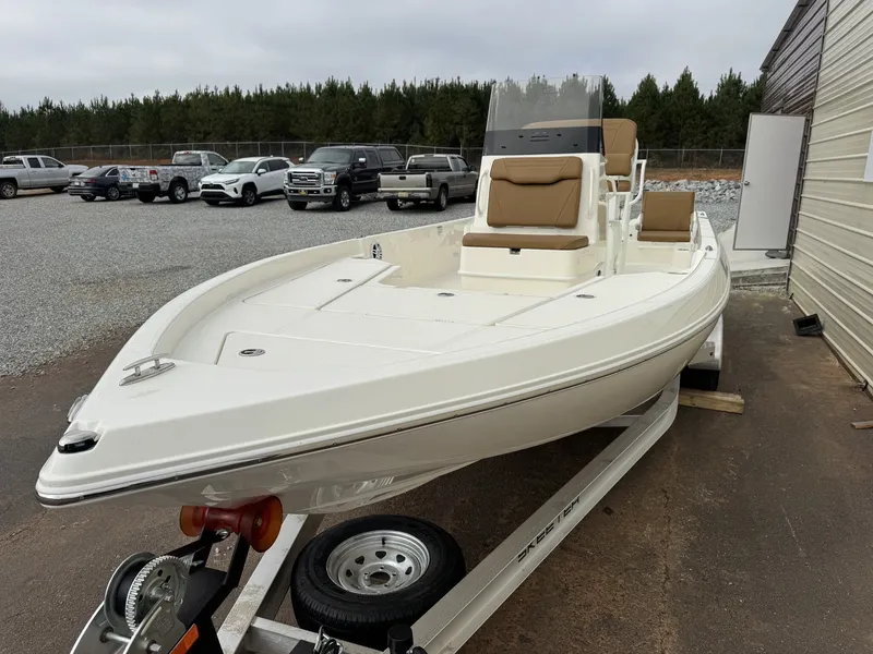 Slide: The Image of Skeeter SX230 2026 - 2