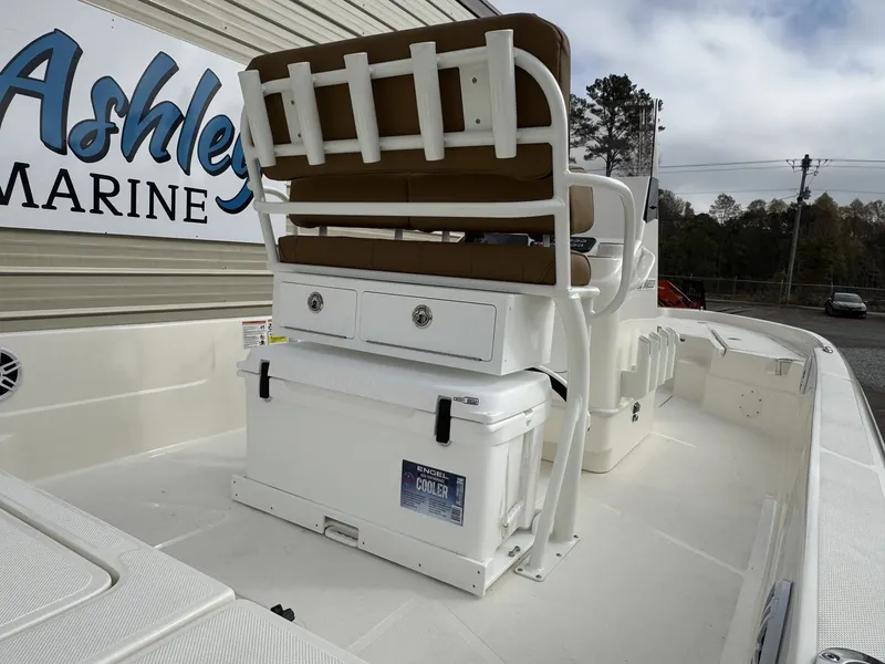 Slide: The Image of Skeeter SX230 2026 - 5