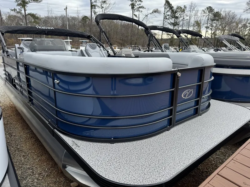 The Image of Veranda Vista View Series 20RC TRITOON 2026 - 1