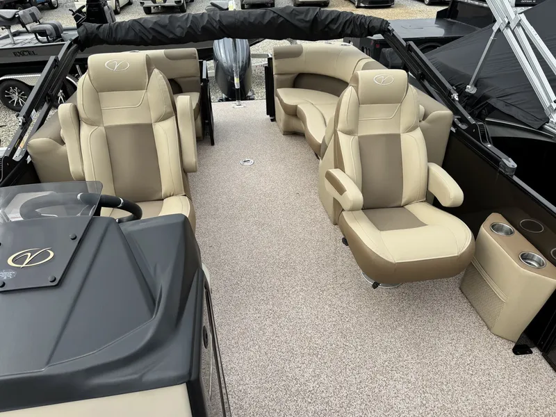 Slide: The Image of Veranda Relax Series 22RC WITH 200HP 2026 - 10