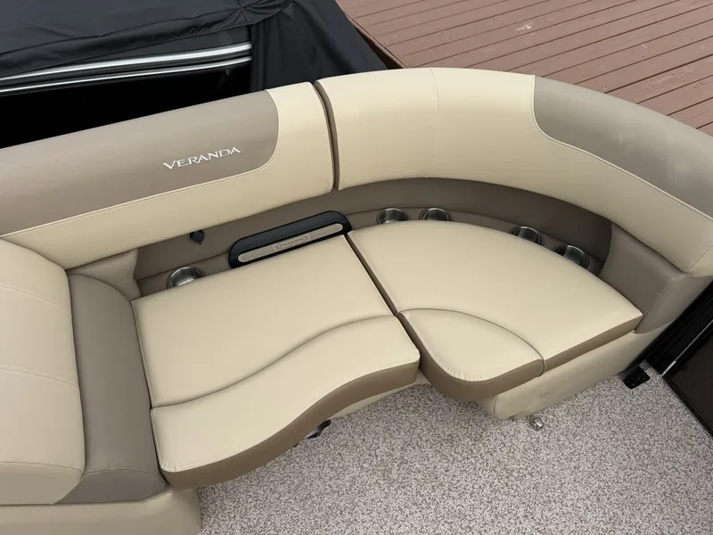 Slide: The Image of Veranda Relax Series 22RC WITH 200HP 2026 - 3