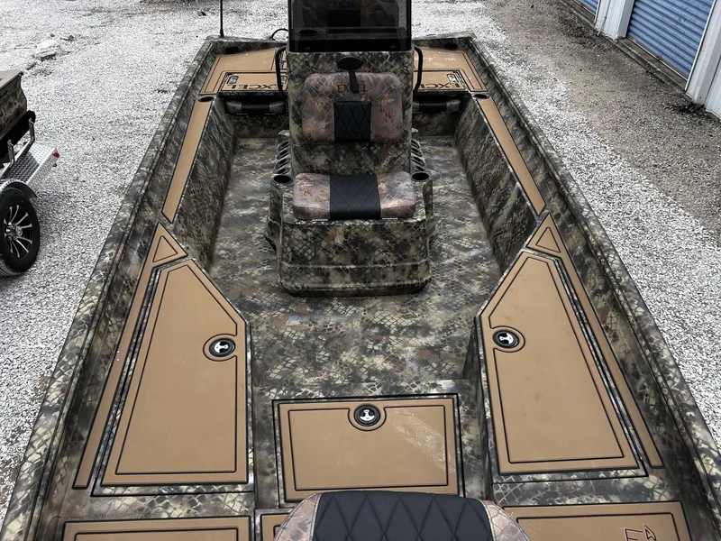 Slide: The Image of Excel 220 Bay Pro Elite 2026 - 8