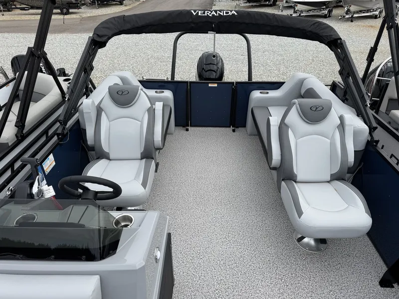 Slide: The Image of Veranda Vista View Series 20RC-TRITOON-115HP 2026 - 3