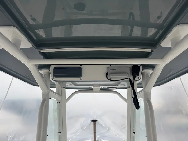 Slide: The Image of Everglades 230 Center Console 2017 - 11