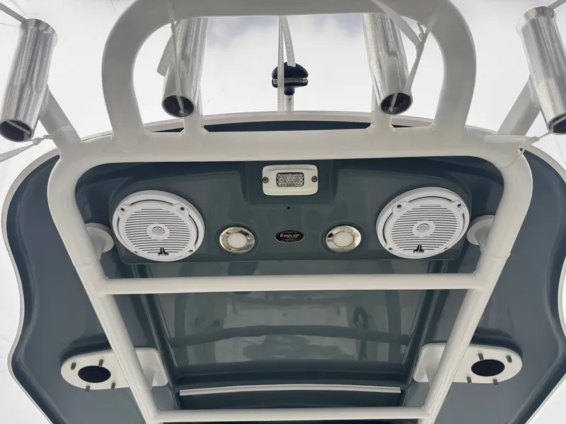 Slide: The Image of Everglades 230 Center Console 2017 - 12