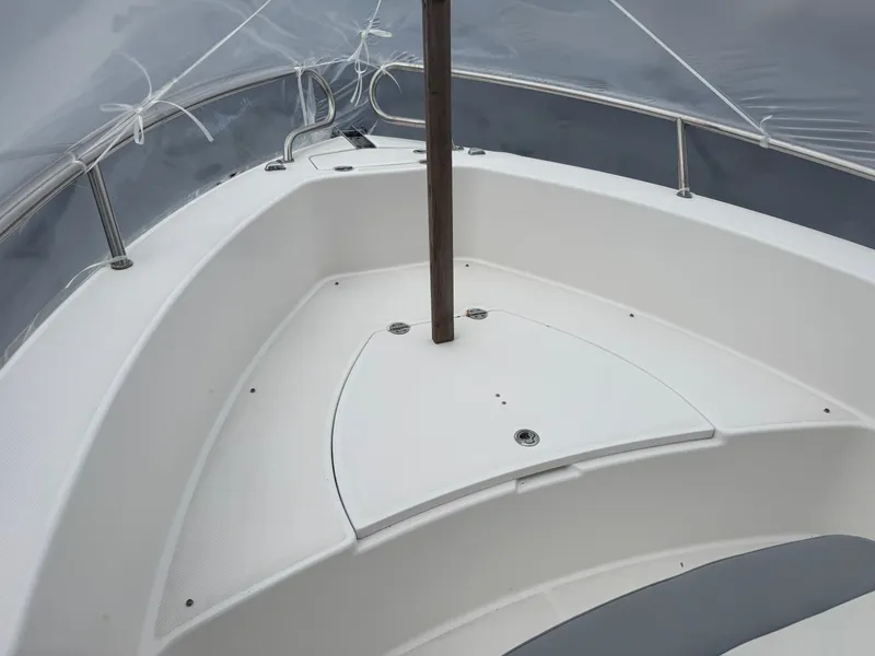 Slide: The Image of Everglades 230 Center Console 2017 - 5