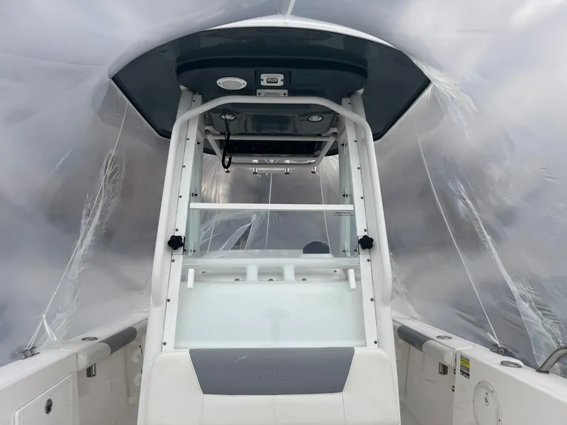 Slide: The Image of Everglades 230 Center Console 2017 - 7