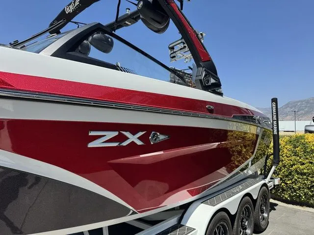 Slide: The Image of Tigé 25ZX 2022 - 3