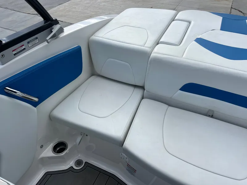 Slide: The Image of Chaparral 21 H2O Sport 2018 - 14