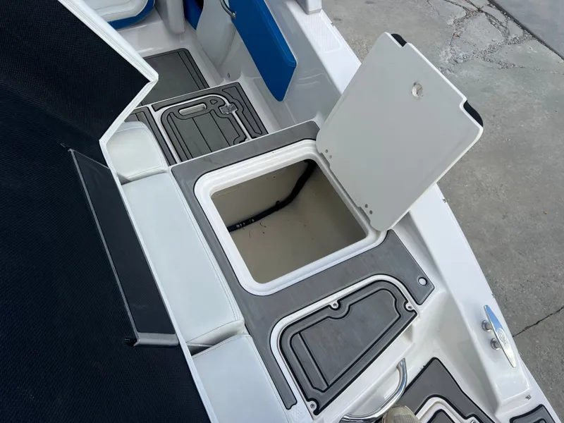 Slide: The Image of Chaparral 21 H2O Sport 2018 - 21