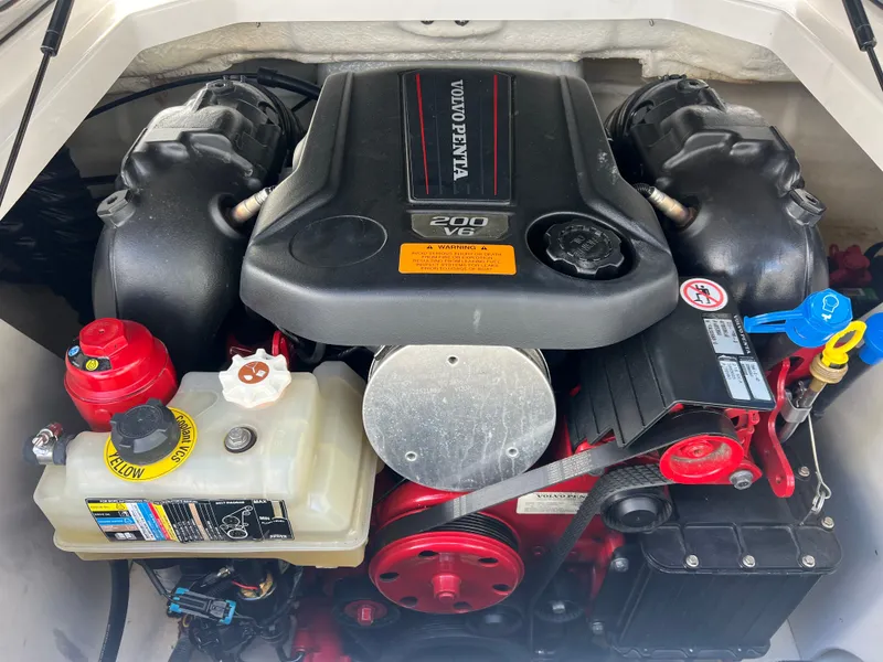 Slide: The Image of Chaparral 21 H2O Sport 2018 - 24