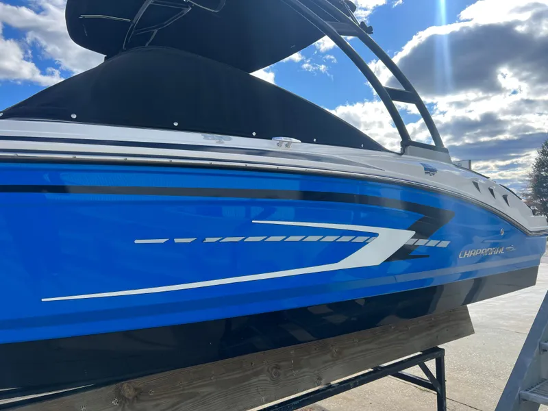 Slide: The Image of Chaparral 21 H2O Sport 2018 - 3