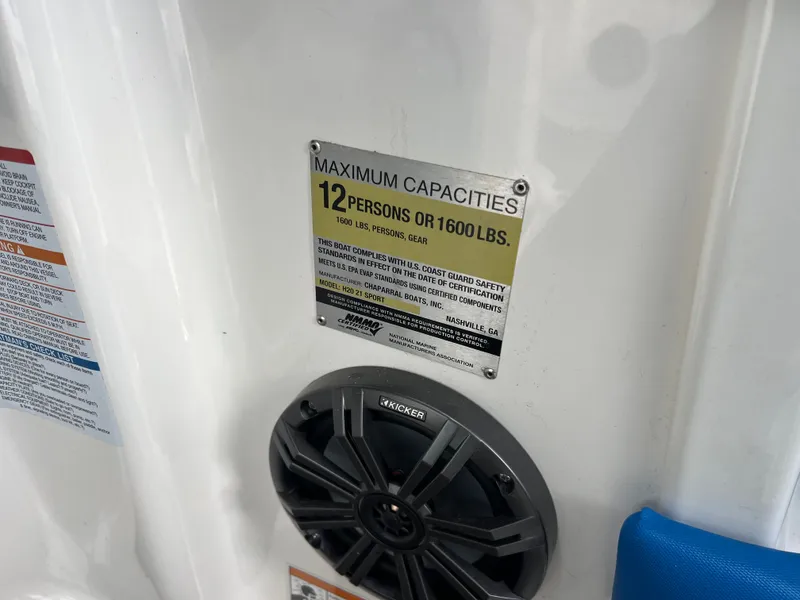 Slide: The Image of Chaparral 21 H2O Sport 2018 - 30