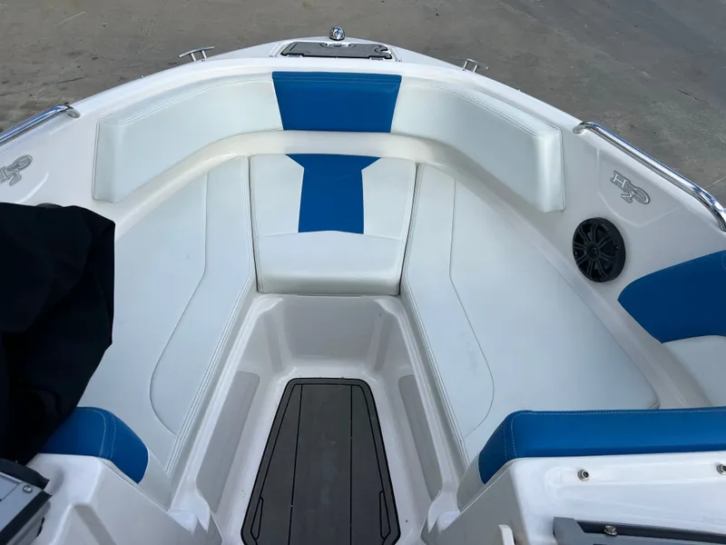 Slide: The Image of Chaparral 21 H2O Sport 2018 - 31