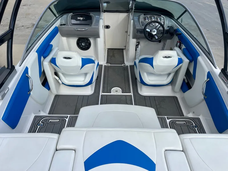 Slide: The Image of Chaparral 21 H2O Sport 2018 - 7