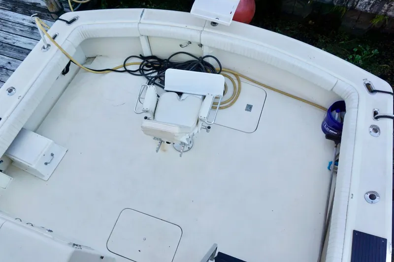 Slide: The Image of 1986 Hatteras 41 Convertible boat deck with seating and equipment. - 18