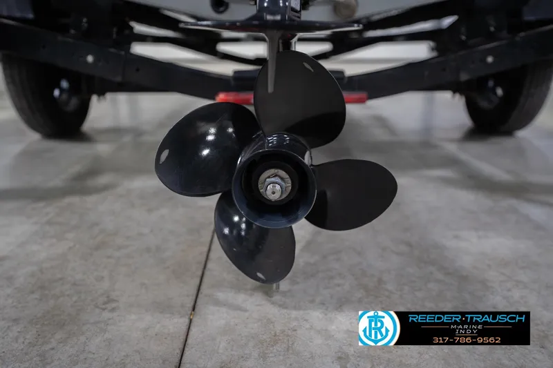 Slide: The Image of Propeller of 2007 Lund 1600 Explorer SS boat on display indoors. - 40