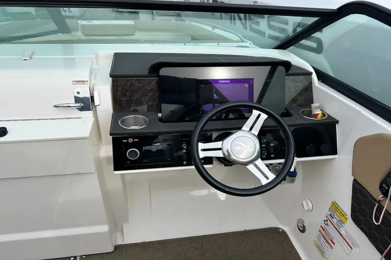 Slide: The Image of Sea Ray SDX 250 Outboard 2019 - 14