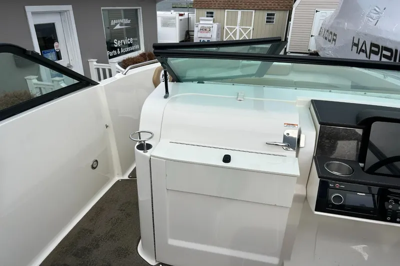Slide: The Image of Sea Ray SDX 250 Outboard 2019 - 15