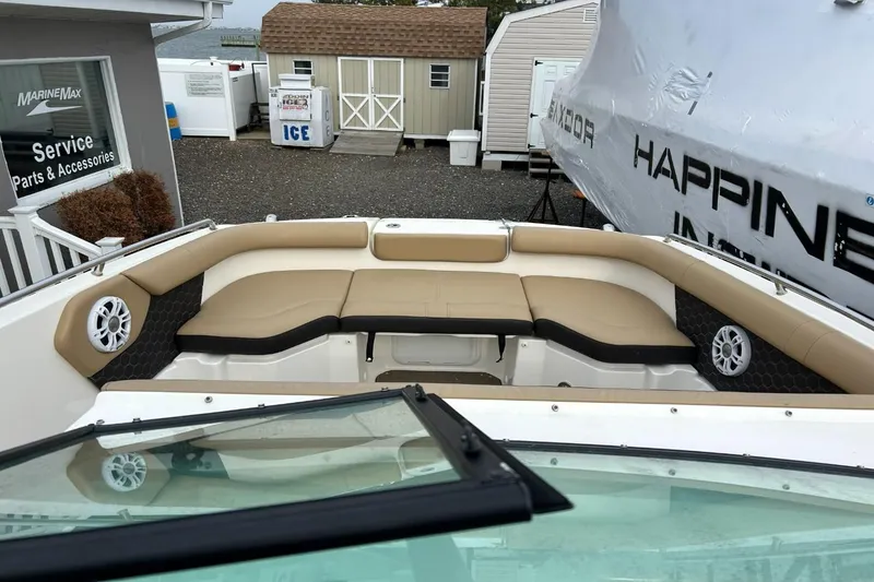 Slide: The Image of Sea Ray SDX 250 Outboard 2019 - 17