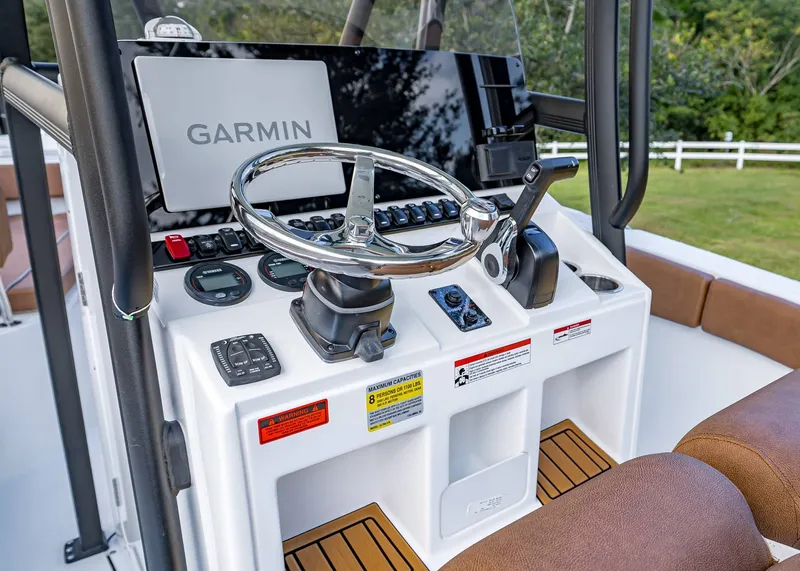 Slide: The Image of Sea Hunt Ultra 219 2026 - 16