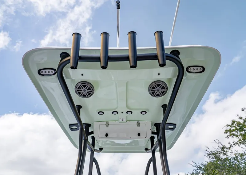 Slide: The Image of Sea Hunt Ultra 219 2026 - 11