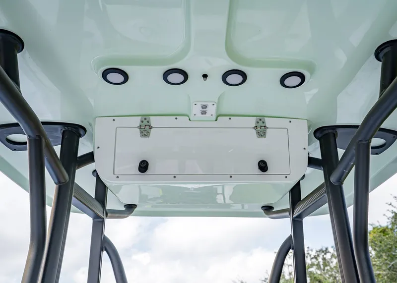 Slide: The Image of Sea Hunt Ultra 219 2026 - 14