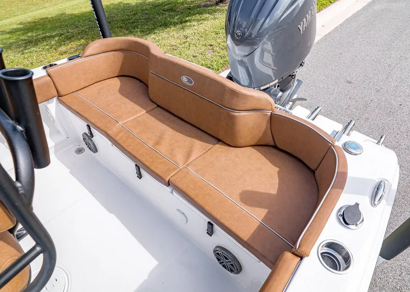 Slide: The Image of Sea Hunt Ultra 219 2026 - 6