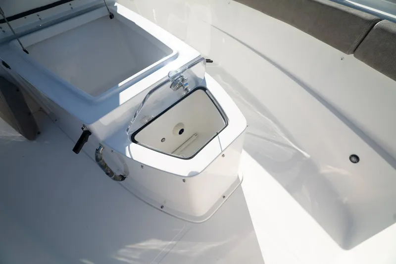 Slide: The Image of Sea Hunt Ultra 275 Coffin Box 2026 - 33