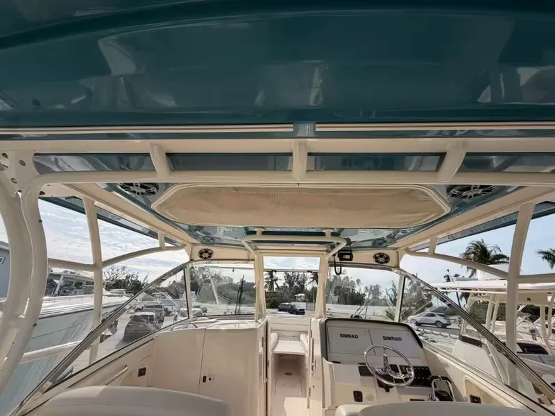 Slide: The Image of Grady-White Freedom 325 2019 - 14