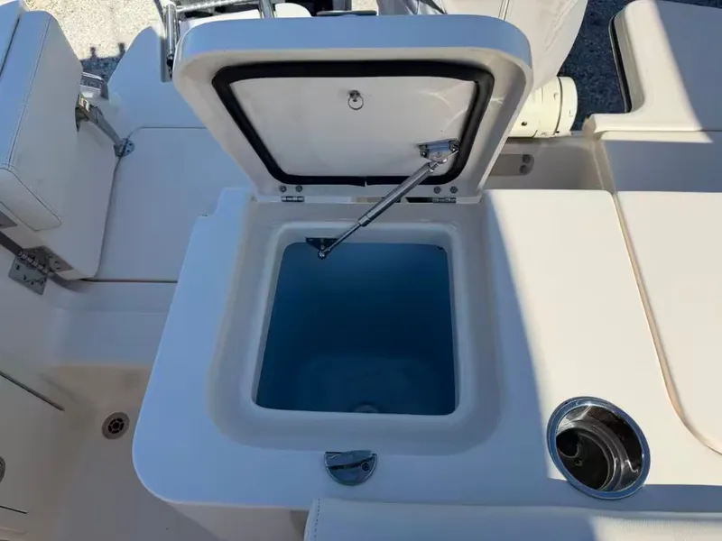 Slide: The Image of Grady-White Fisherman 236 2024 - 10