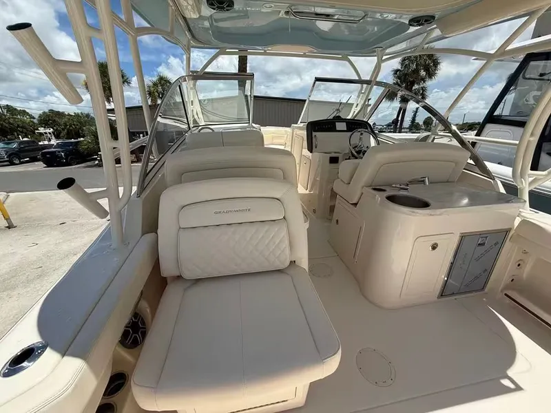 Slide: The Image of Grady-White Freedom 307 2026 - 6