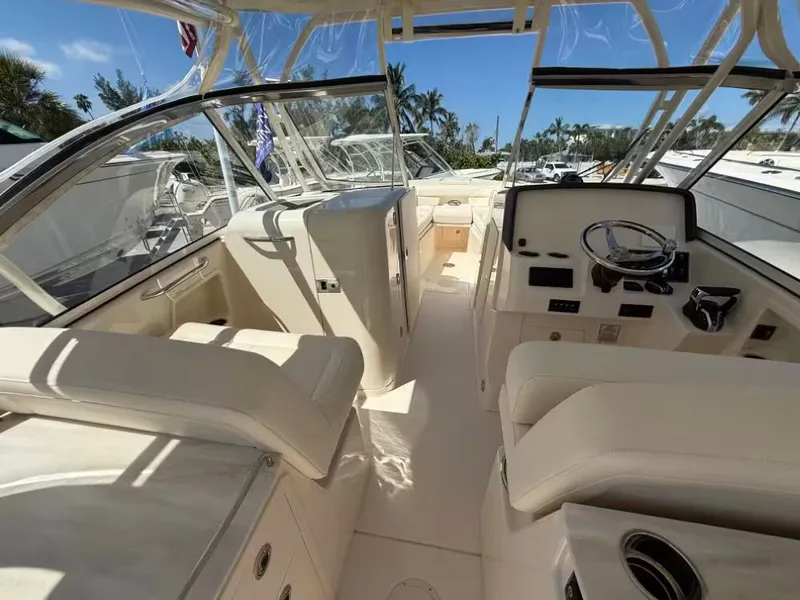 Slide: The Image of Grady-White Freedom 285 2026 - 4