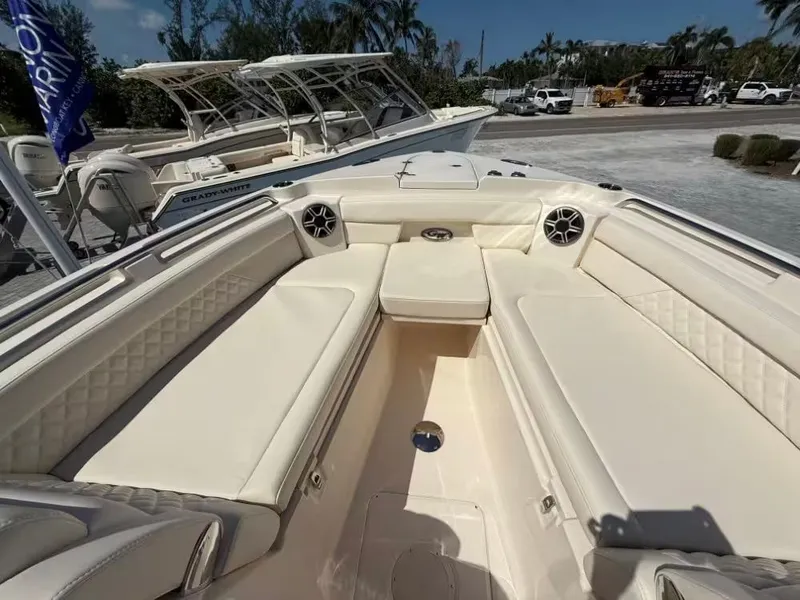 Slide: The Image of Grady-White Freedom 285 2026 - 8