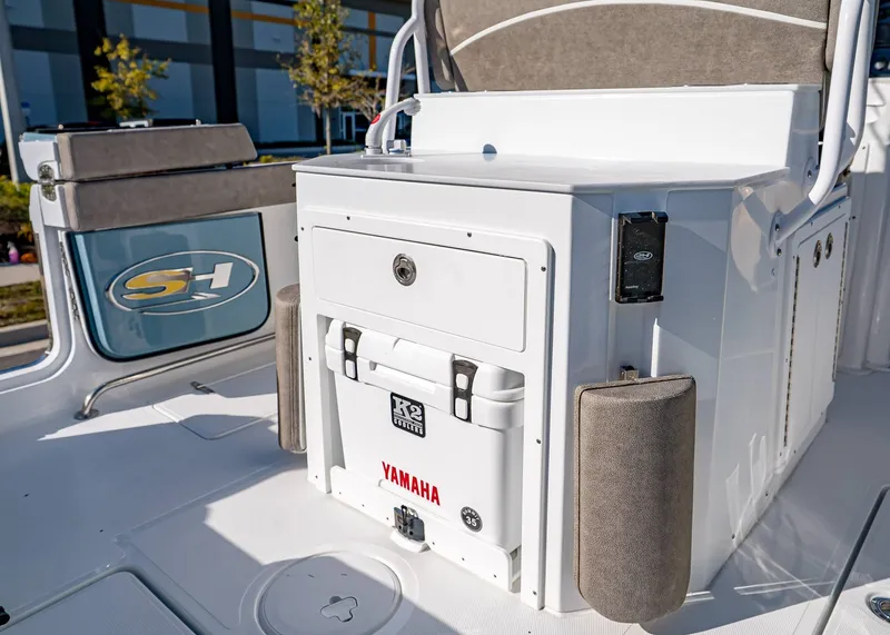 Slide: The Image of Sea Hunt Ultra 275 Coffin Box 2026 - 16