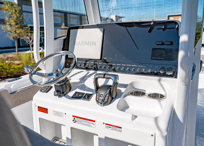 Slide: The Image of Sea Hunt Ultra 275 Coffin Box 2026 - 22