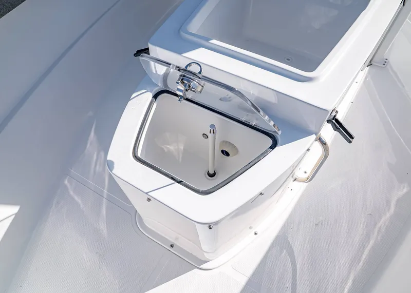 Slide: The Image of Sea Hunt Ultra 275 Coffin Box 2026 - 34