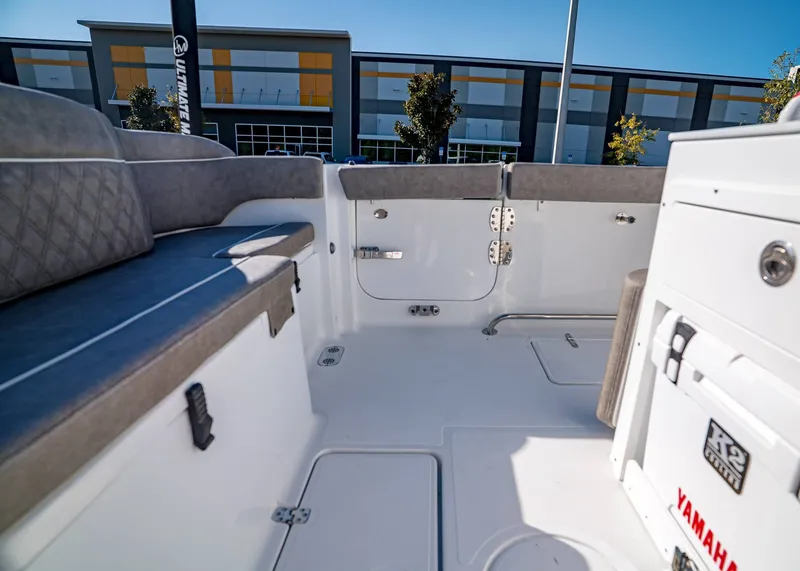 Slide: The Image of Sea Hunt Ultra 275 Coffin Box 2026 - 9