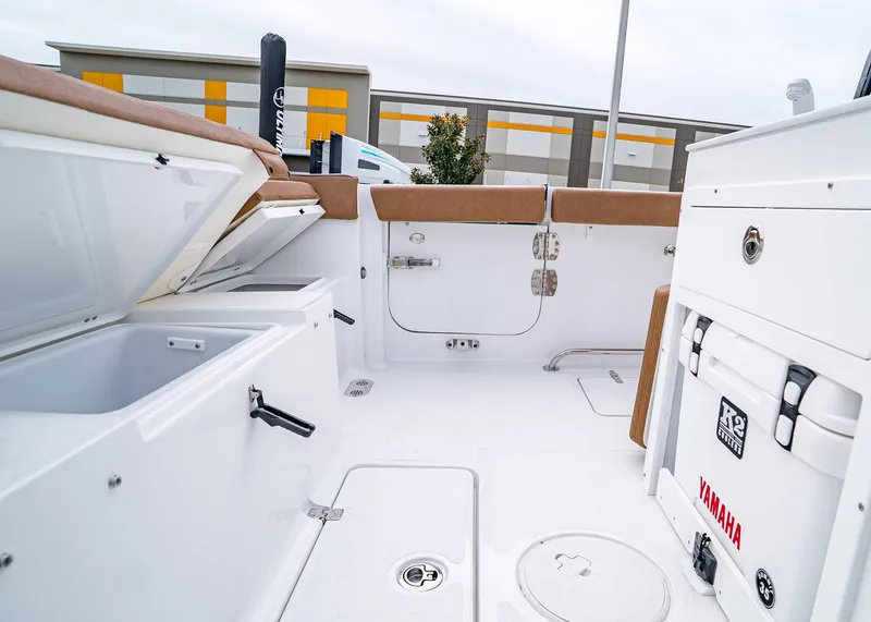 Slide: The Image of Sea Hunt Ultra 275 Coffin Box 2026 - 13