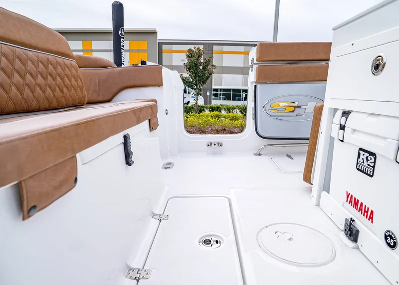 Slide: The Image of Sea Hunt Ultra 275 Coffin Box 2026 - 10