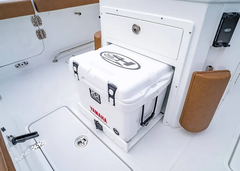 Slide: The Image of Sea Hunt Ultra 275 Coffin Box 2026 - 15