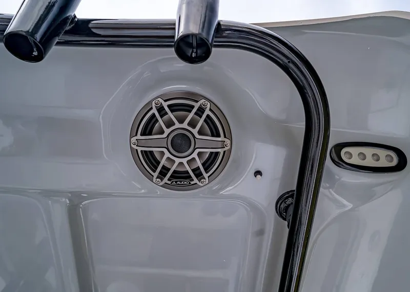 Slide: The Image of Sea Hunt Ultra 275 Coffin Box 2026 - 20