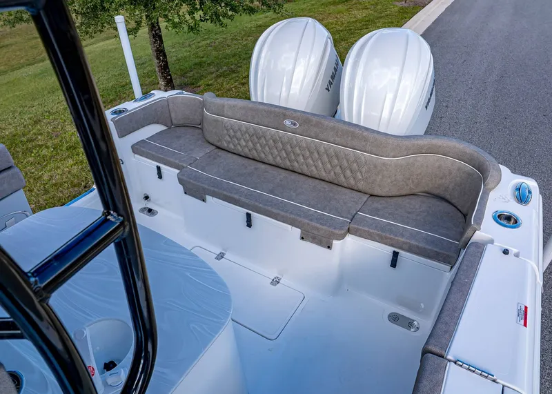 Slide: The Image of Sea Hunt Ultra 285 Coffin Box 2026 - 7