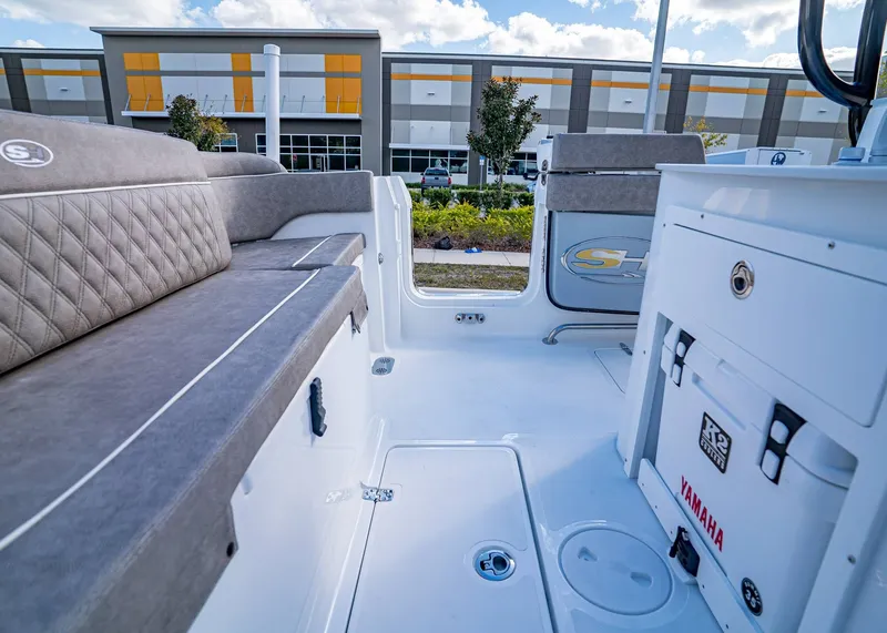 Slide: The Image of Sea Hunt Ultra 285 Coffin Box 2026 - 10