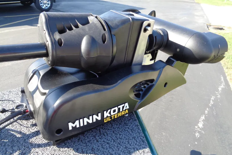 Slide: The Image of Minn Kota Ulterra motor on 2026 Lund 1800 Explorer Sport boat. - 10