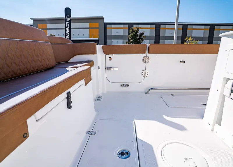 Slide: The Image of Sea Hunt Ultra 305 Coffin Box 2026 - 10