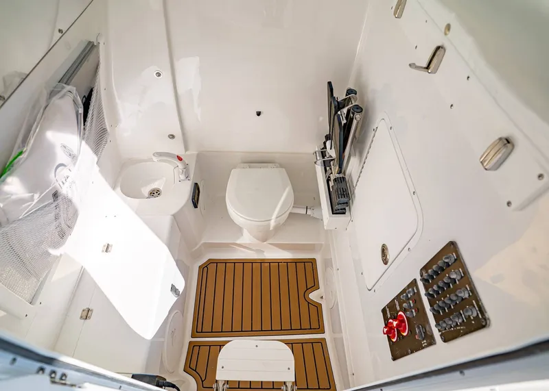 Slide: The Image of Sea Hunt Ultra 305 Coffin Box 2026 - 27