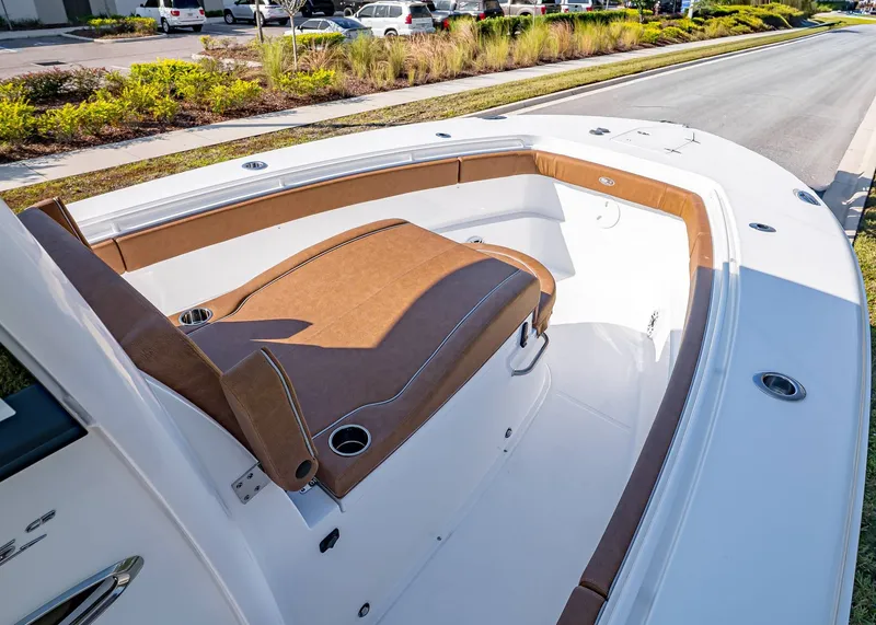 Slide: The Image of Sea Hunt Ultra 305 Coffin Box 2026 - 37