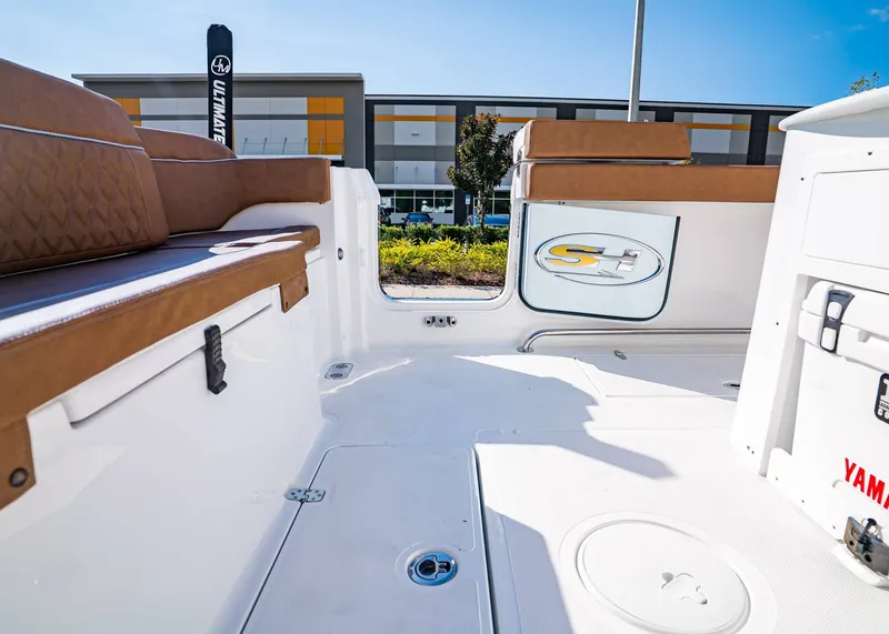 Slide: The Image of Sea Hunt Ultra 305 Coffin Box 2026 - 8