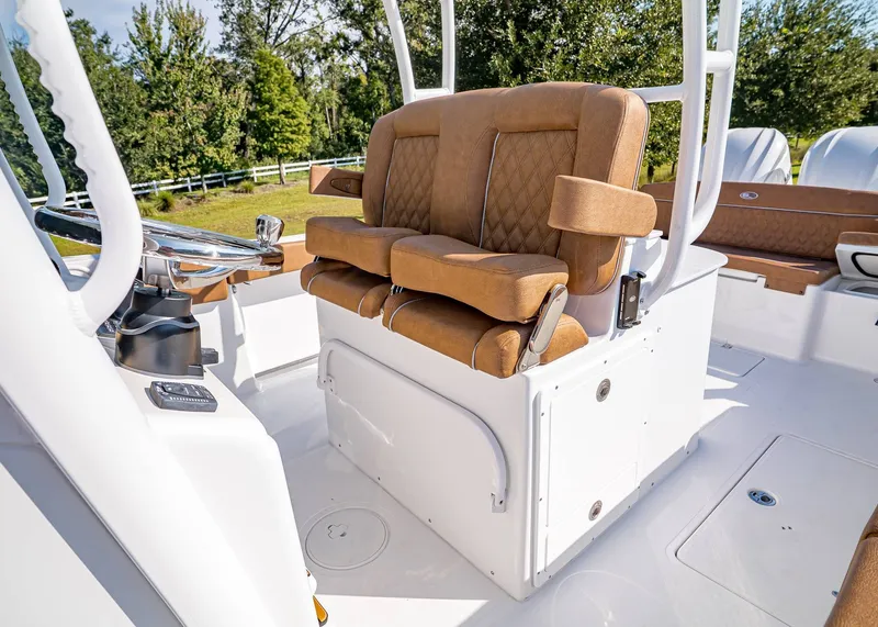 Slide: The Image of Sea Hunt Ultra 305 Coffin Box 2026 - 28